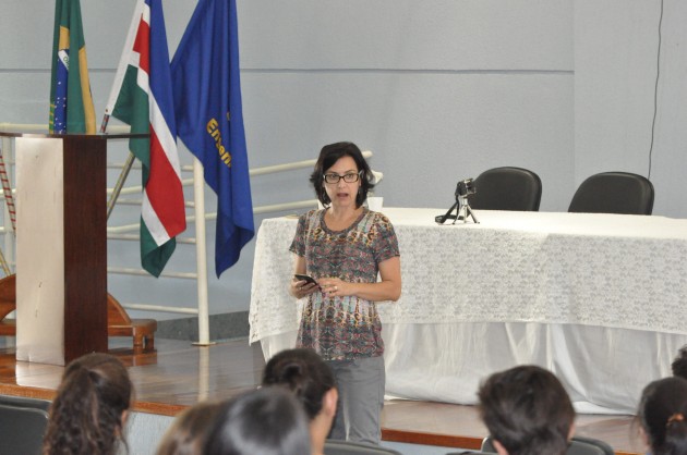 Professora Letícia Zambrano representa a UFJF no Conselho Municipal de Habitação (Foto: Twin Alvarenga)
