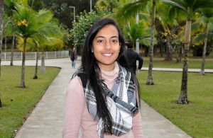 Estudante do 4º período de Engenharia Civil, Mayara Nascimento, atua como estudante-acolhedora no projeto Roda Viva (Foto: Alexandre Dornelas)