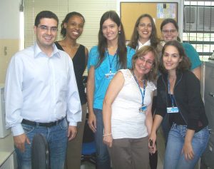 Da esquerda para a direita: Prof. Eduardo Gomes, Prof. Márcia Veloso, Flávia Ruback, Cláudia Alves, Michele Lutf, Inaiara Cóser e Tatiana Maestri