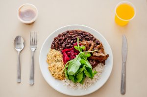 Refeições (almoço e jantar) a preços acessíveis, de R$ 1,40, são apontadas como vantagens de estudar na UFJF