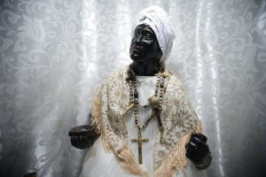 Racismo através da intolerância religiosa é o tema desta matéria, a segunda da série especial em homenagem à Semana da Consciência Negra (Foto: Tânia Rego/Agência Brasil)
