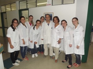 Equipe de professores, profissionais e estudantes oferece atendimento multidisciplinar aos pacientes (Foto: Nathália Nascimento/Proex)