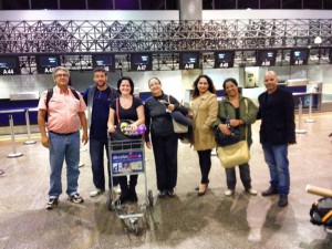 Professores da UFJF no Aeroporto de Guarulhos antes de embarcarem para Quito (Divulgação)