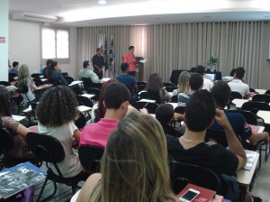 Equipe do Grupo de Conjuntura apresentou as atividades do projeto durante o I Seminário de Economia Aplicada em GV (Foto: Divulgação)