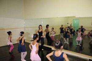 Projeto oferece quatro turmas de dança no Colégio de Aplicação João XXIII (Foto: Willian Oliveira/Proex)