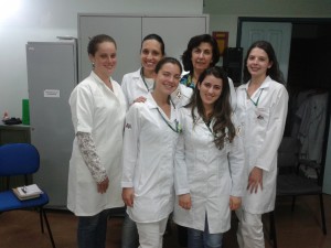 Equipe projeto de extensão enfermagem junto a professora Bernadete